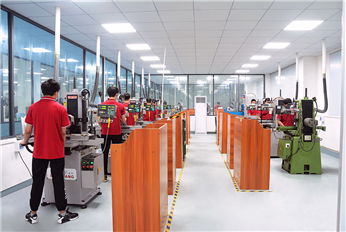 Grinding machine workshop