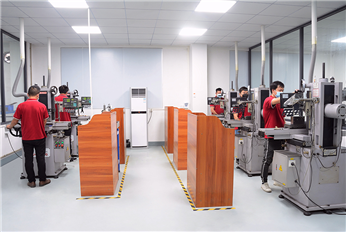 Grinding machine workshop